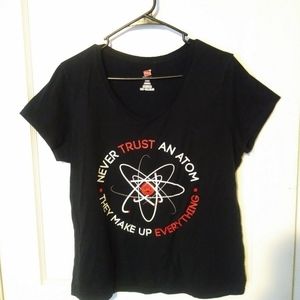 Women's large 'Never trust an atom' black print t-shirt